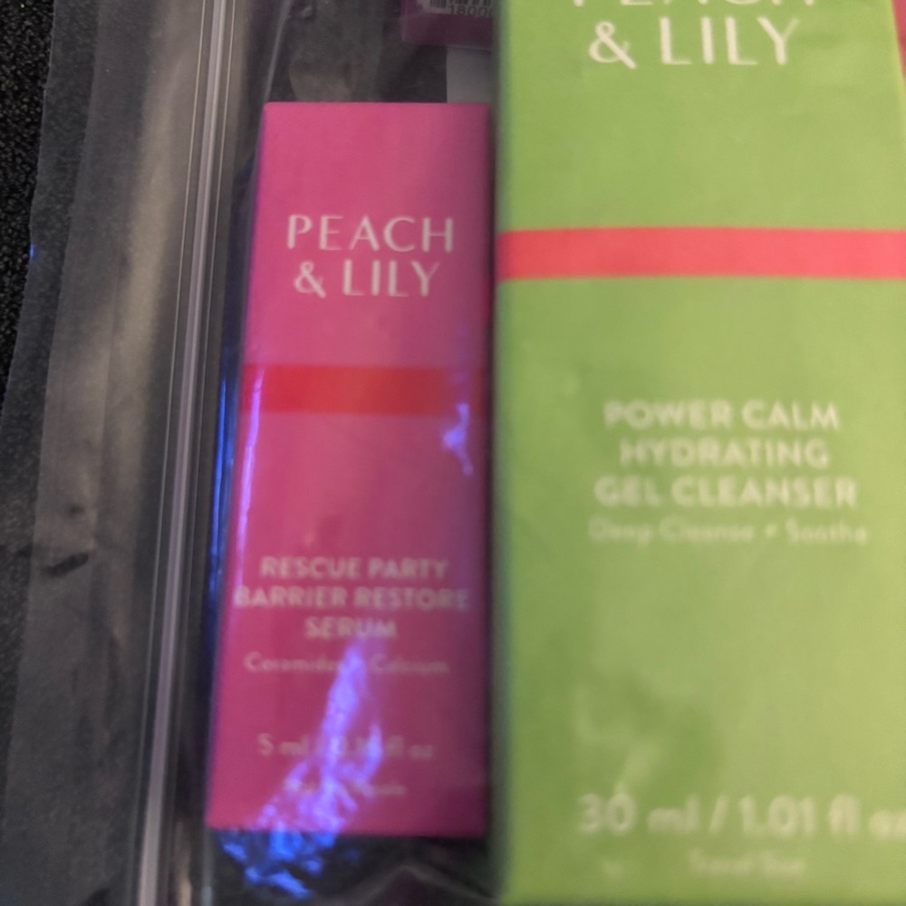 Peach & Lily Skincare Set - Picture 4 of 5